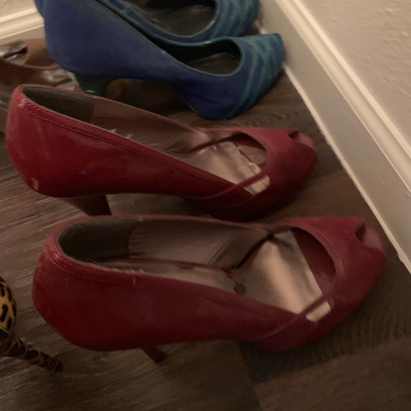 Shoes - Picture 7 of 8